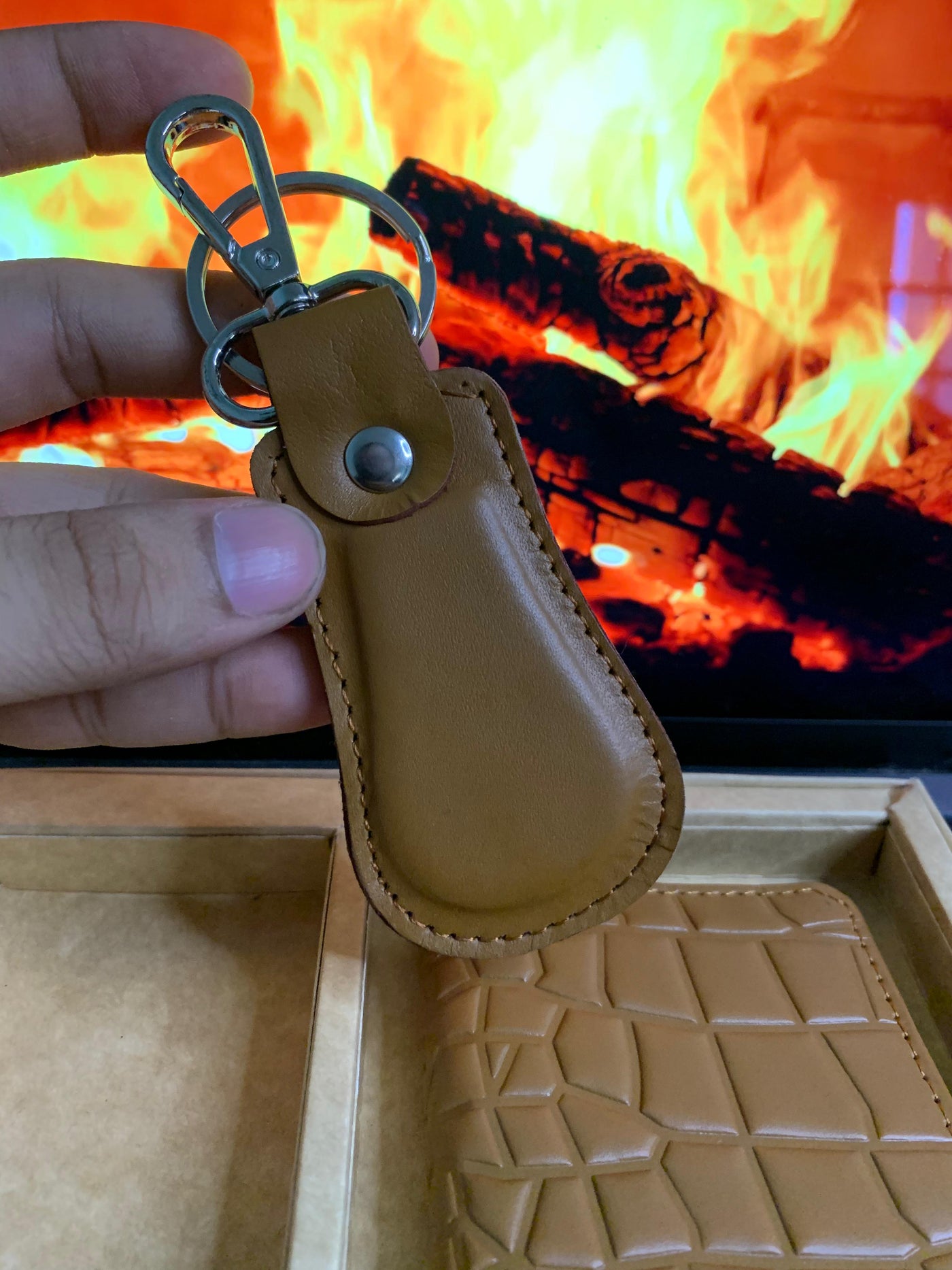 Compact Leather card holder Wallet & Keychain Duo – Perfect Gift Box