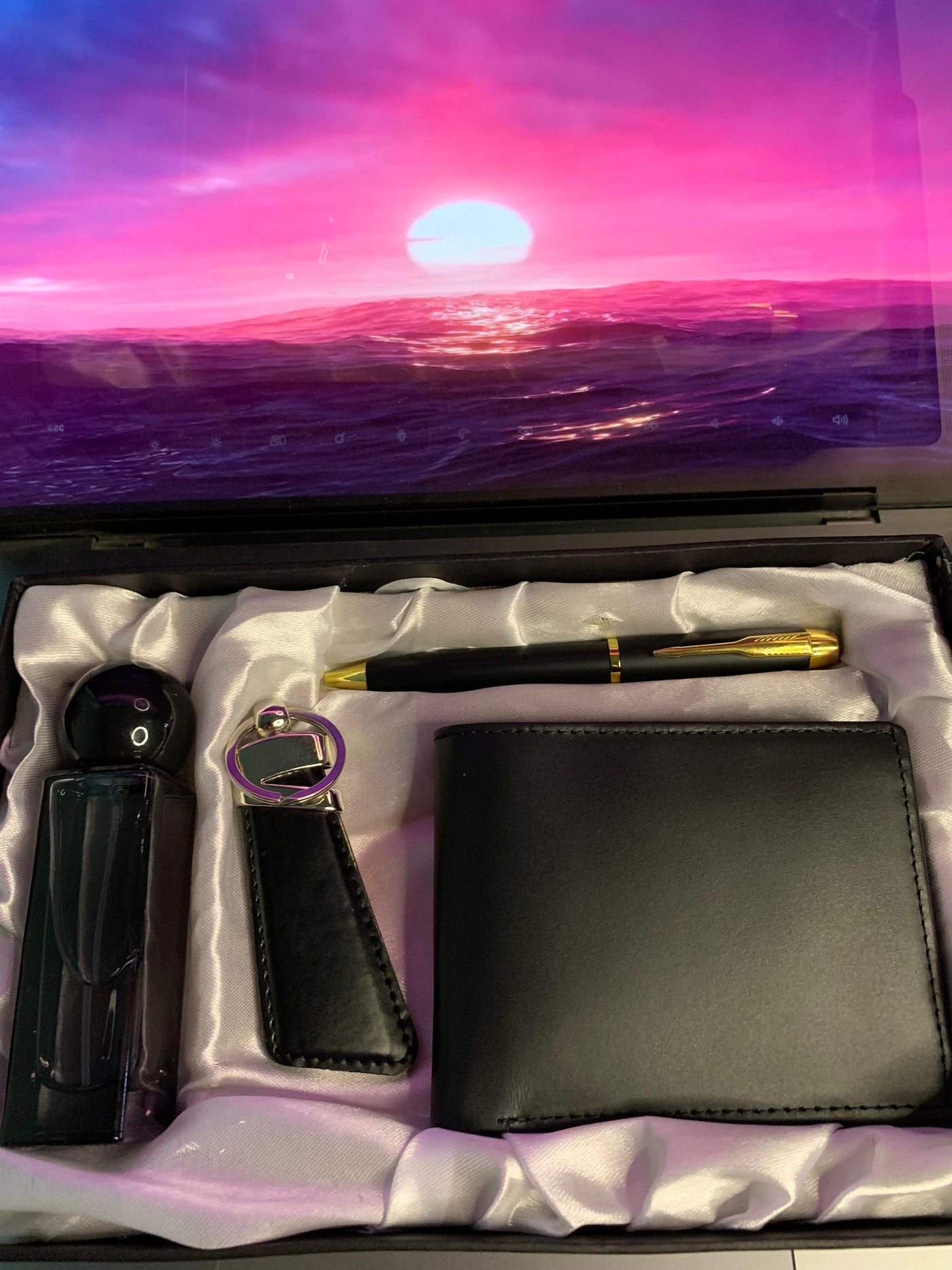 Celebrate in Style: Luxury Gift Box for Him