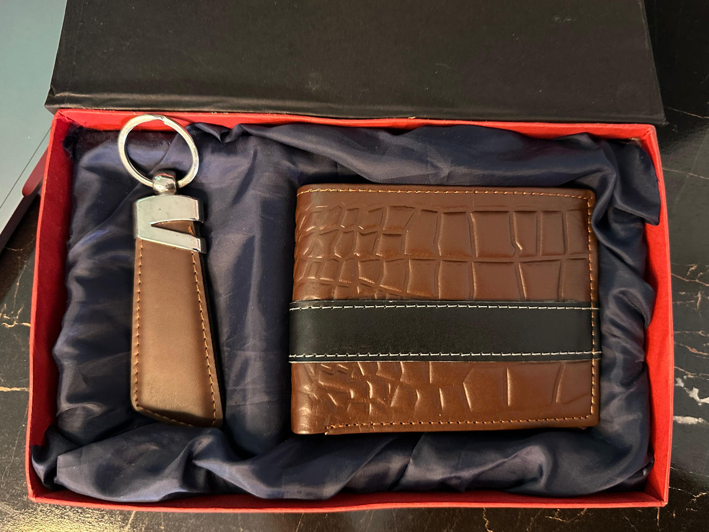 Luxury Crocodile Texture Wallet & Keychain Combo in Gift Box