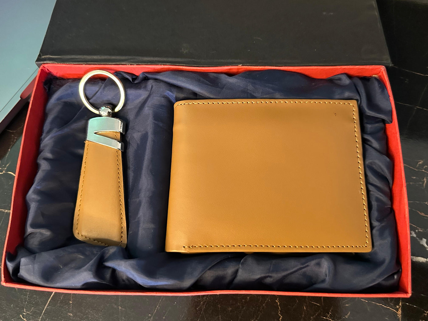 Wallet & Keychain Set – Minimalist Leather Combo