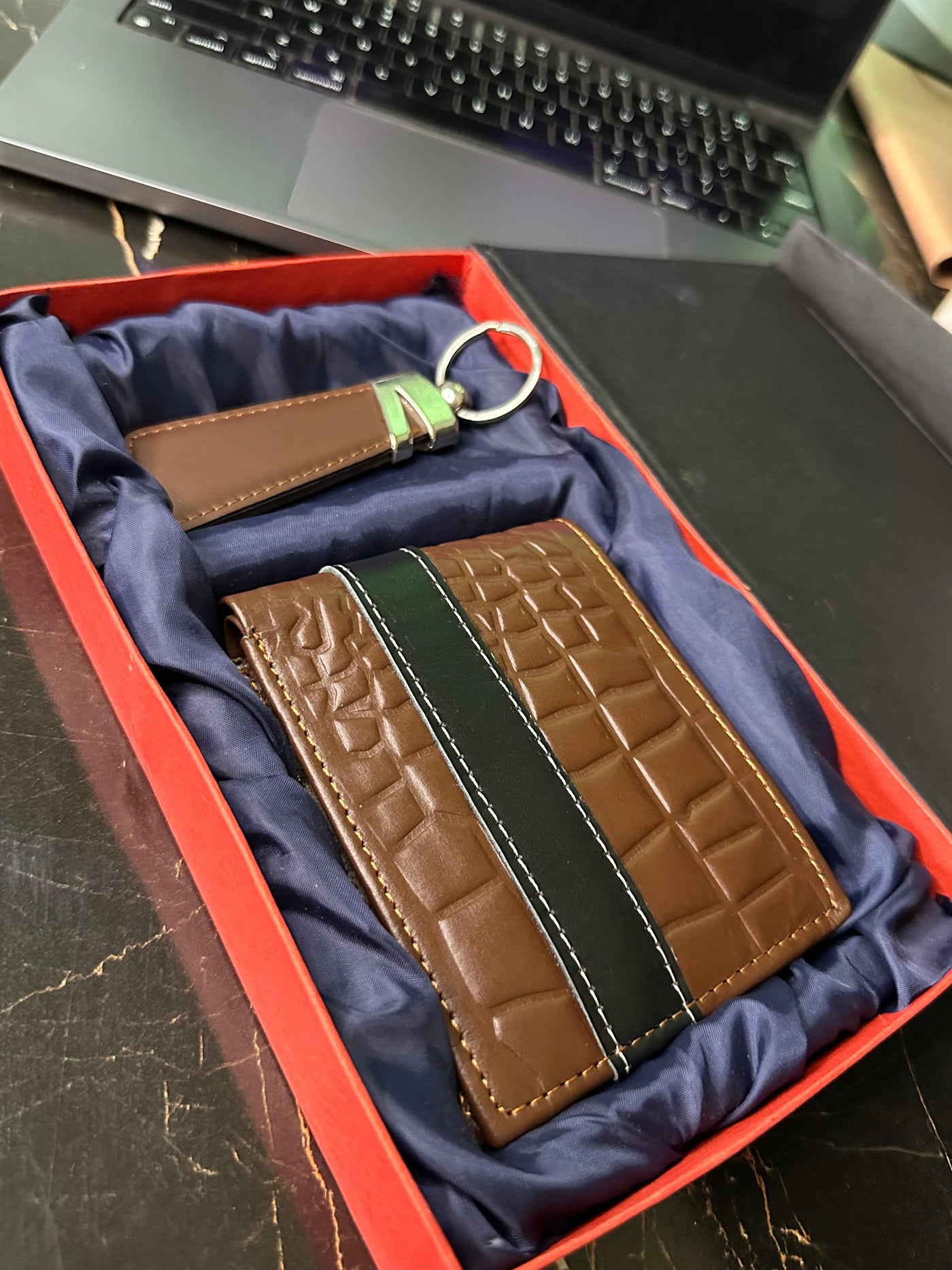 Luxury Crocodile Texture Wallet & Keychain Combo in Gift Box