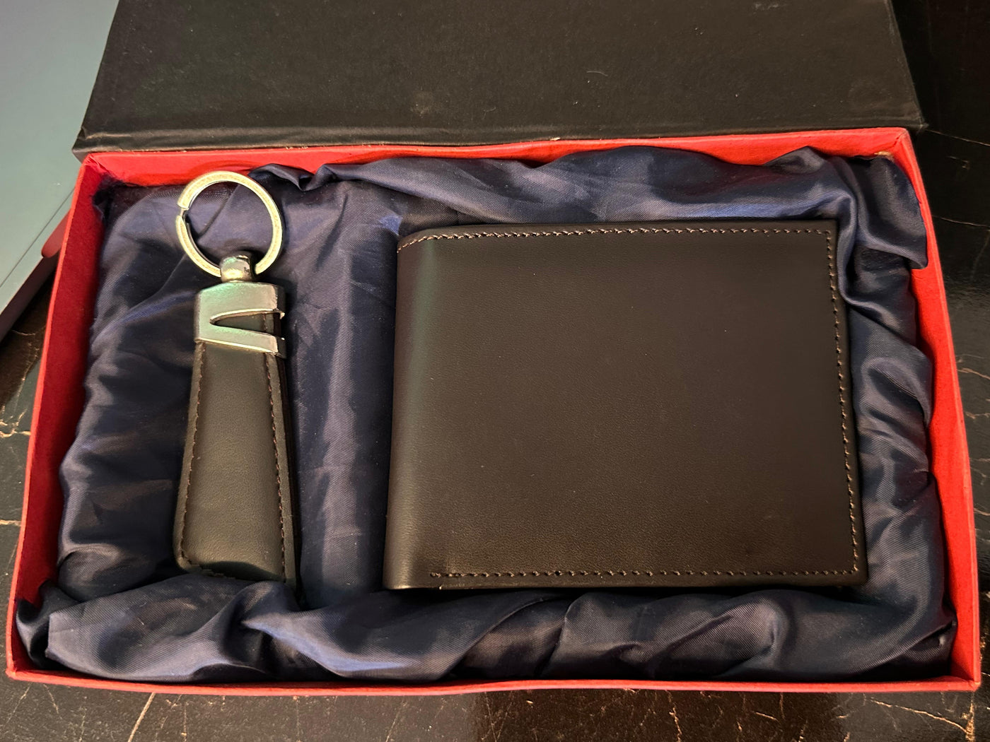 Wallet & Keychain Set – Minimalist Leather Combo