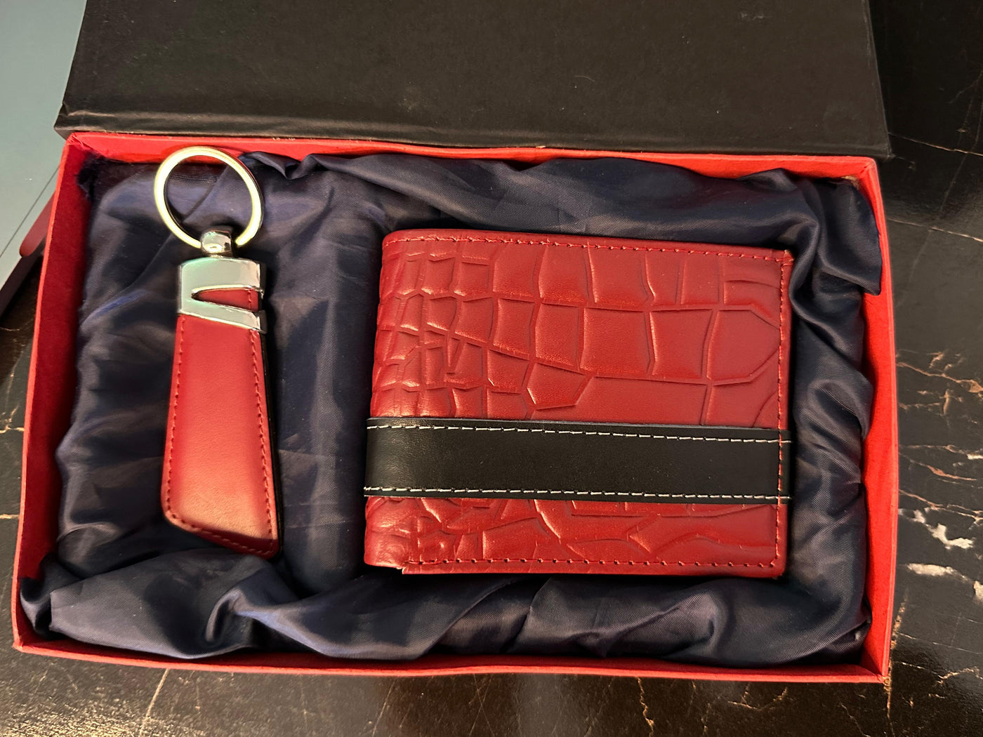 Luxury Crocodile Texture Wallet & Keychain Combo in Gift Box