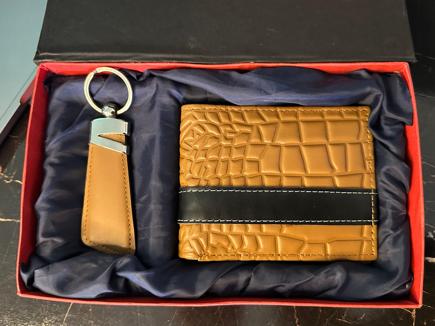 Luxury Crocodile Texture Wallet & Keychain Combo in Gift Box