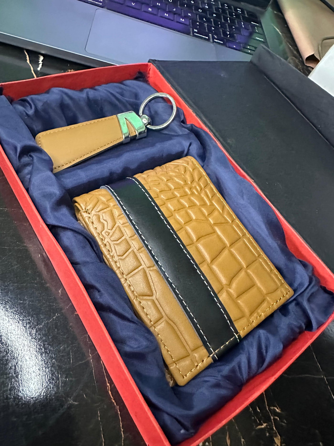 Luxury Crocodile Texture Wallet & Keychain Combo in Gift Box